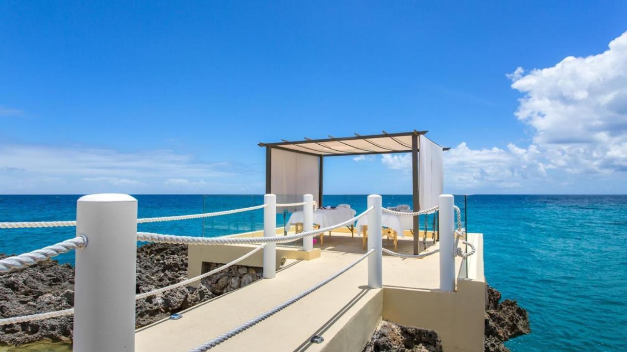 Maho Beach House - Grand Ocean Suite Exterior photo